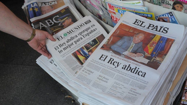 O El País reagiu silenciosa mas violentamente