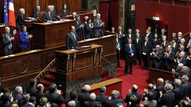 François Hollande fez um discurso esta segunda-feira no Palácio de Versalhes