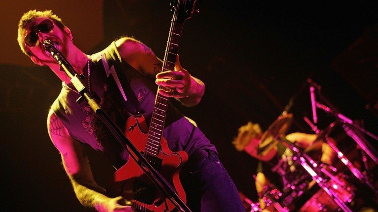 O guitarrista e vocalista Jesse Hughes e o baterista Josh Homme dos Eagles of Death Metal