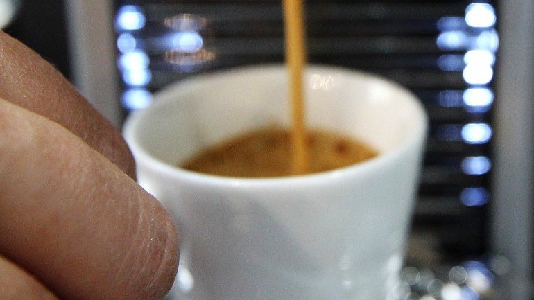 Bactérias multiplicam-se no depósito onde caem as cápsulas usadas, mas o café continua a ser seguro