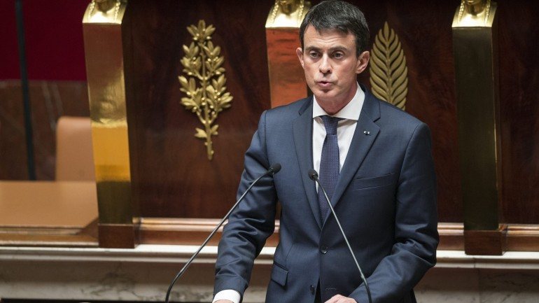 O primeiro-ministro francês, Manuel Valls, afirma estar estar bem ciente das implicações das emendas propostas