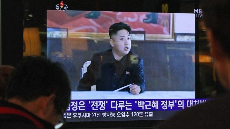 &quot;O primeiro teste de bomba de hidrogénio da República foi realizado com sucesso às 10h00 [01h30 em Lisboa] do dia 06 de janeiro, 2016, assente na determinação estratégica do Partido dos Trabalhadores&quot;, anunciou a televisão estatal norte-coreana.