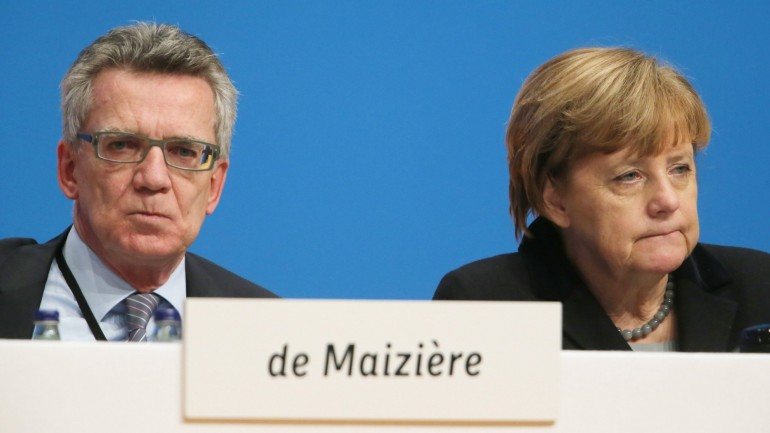 Apesar de o nível de alerta em Munique ter sido reduzido na sexta-feira, Maizière insiste em classificar a situação como “muito séria”