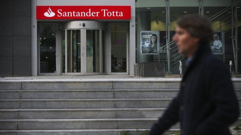 Empresas públicas ficaram obrigadas a pagar 360 milhões de euros ao Santander Totta até ao próximo dia 22 de abril