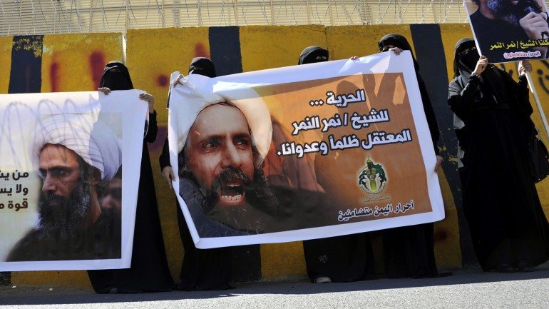 Manifestantes protestam contra a execução de Nimr Baquer al-Nimr