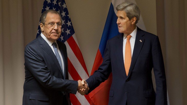 John Kerry com o ministro dos Assuntos Externos russo, Sergey Lavrov