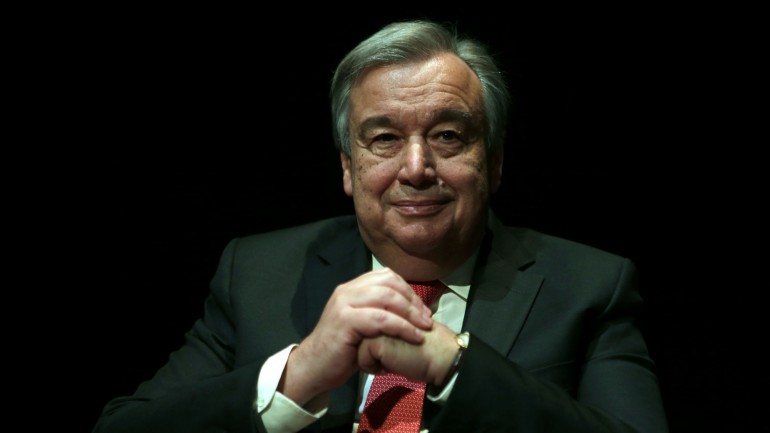 António Guterres garante que &quot;esta não é uma candidatura fácil. Não posso ser contrário à ideia de que também as mulheres têm que ter uma oportunidade em relação aos altos cargos&quot;.