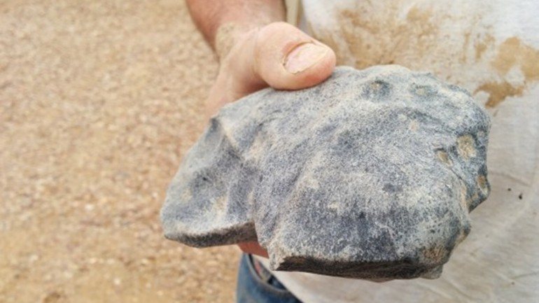 O meteorito recuperado no lago Eyre, na Austrália