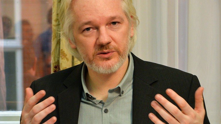 Julian Assange foi acusado de seis crimes pelas autoridades suecas