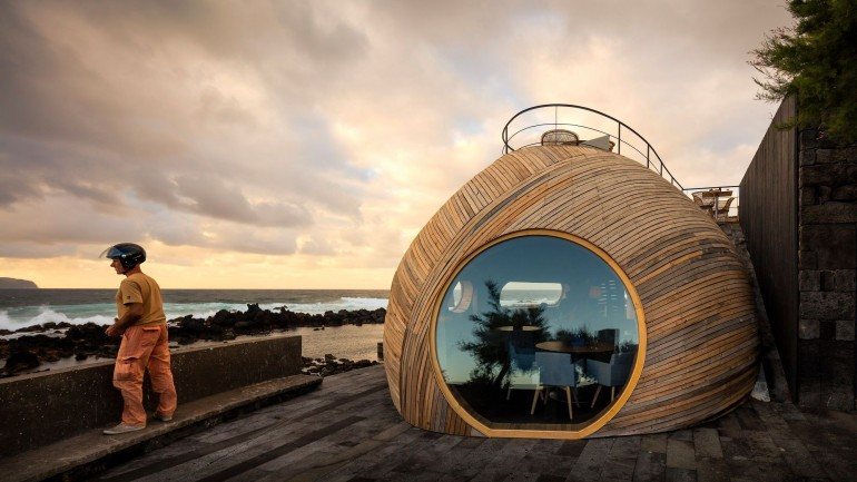 O Cella Bar, nos Açores, do ateliê FCC Arquitetura e Paulo Lobo, ganhou a categoria de hospitalidade