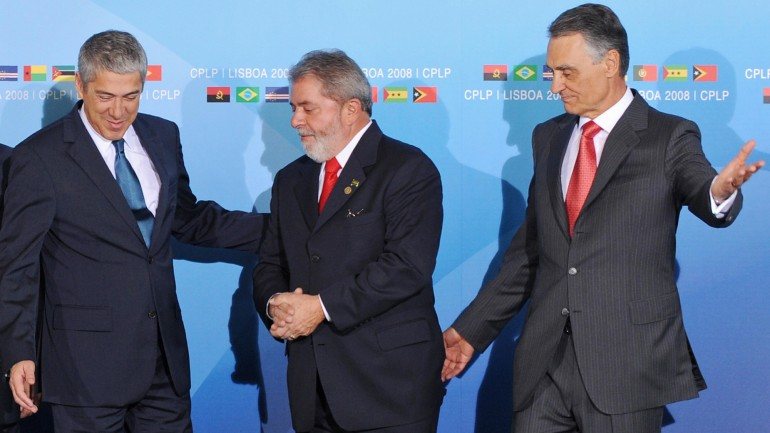 Na cimeira de 2008 que reuniu Lula da Silva, então Presidente do Brasil, José Sócrates, primeiro-ministro, e Cavaco Silva, Presidente da República