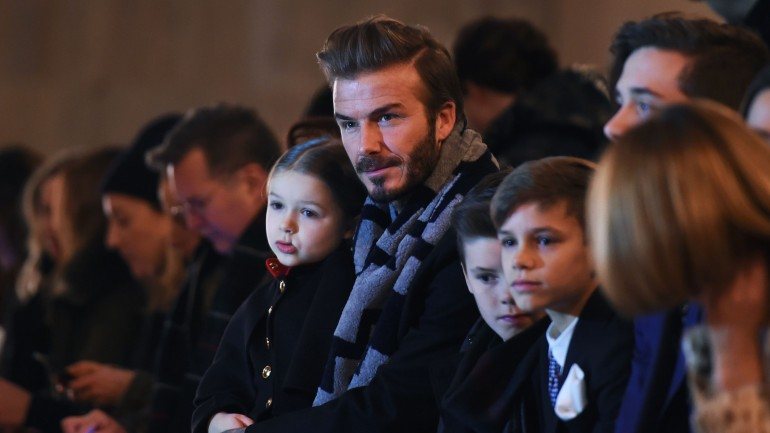David Beckham e os quatro filhos assistiram na primeira fila ao desfile da coleção de Victoria Beckham na Semana da Moda de Nova Iorque.