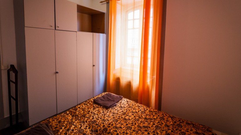 A Fundação Obra do Ardina fez pequenas obras numa casa onde espera acolher uma família de seis refugiados. A casa está pronta desde junho de 2015 para esse fim