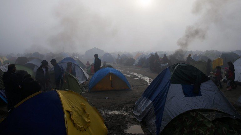 Refugiados na fronteira da Grécia com a Macedónia