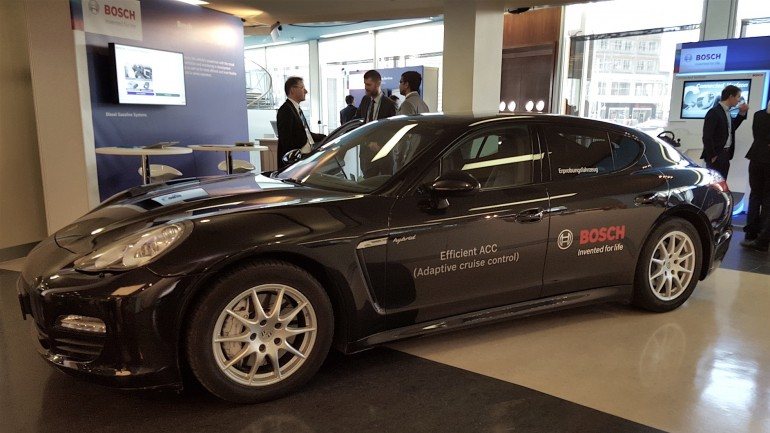 A Porsche e a Tesla são duas das grandes marcas a trabalhar com a Bosch no desenvolvimento da automação