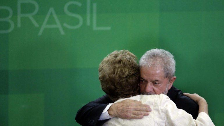 Lula da Silva foi impedido de assumir cargo por juiz federal.