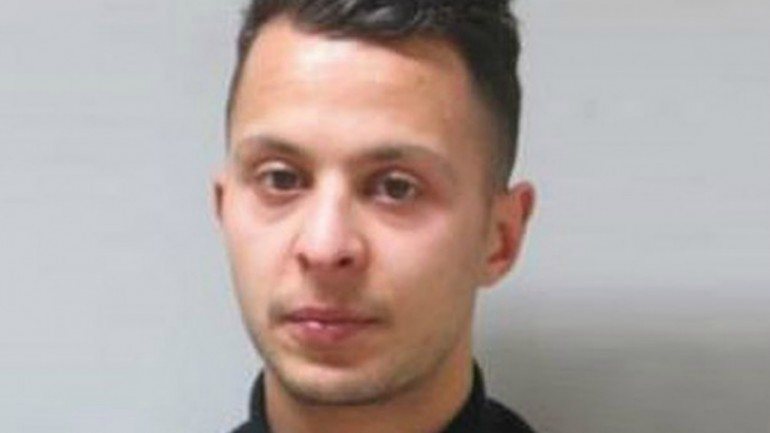 Salah Abdeslam, de 26 anos, é um cidadão francês, nascido em Bruxelas, mas descendente de uma família marroquina