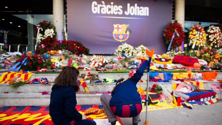 Homenagens a Cruijff em Camp Nou