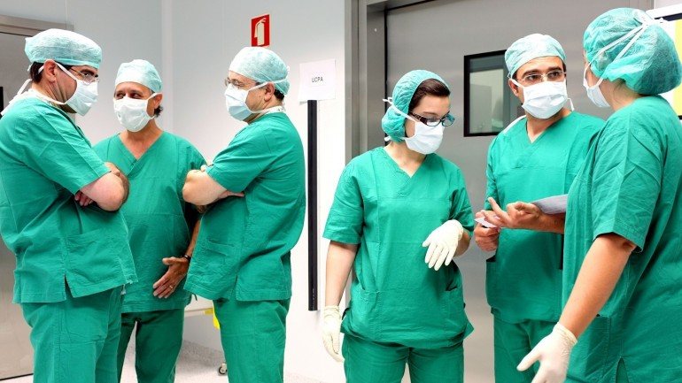 Bastonário da Ordem dos Médicos afirmou que no próximo  &quot;todos os portugueses já terão médico de família&quot;