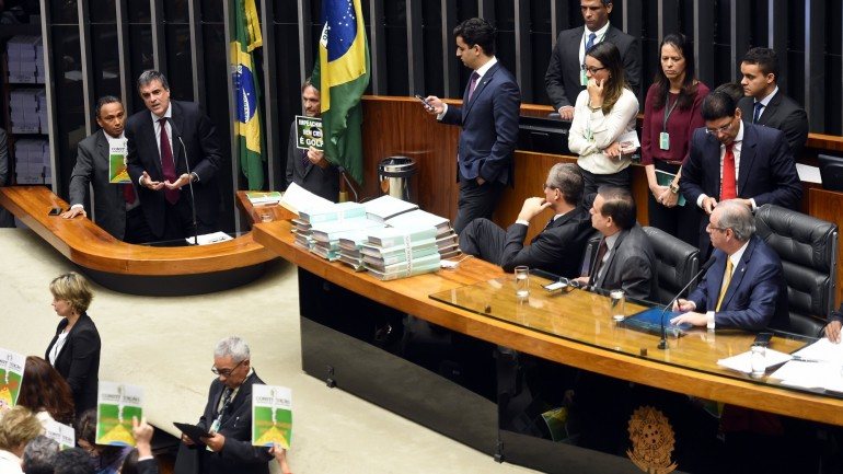 A Câmara dos Deputados está a debater o pedido de impugnação de Dilma Rousseff