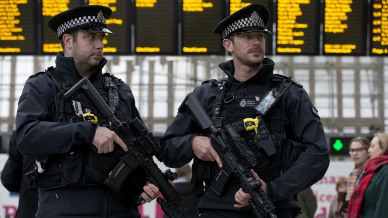 A detenção aconteceu este sábado no Aeroporto de Manchester
