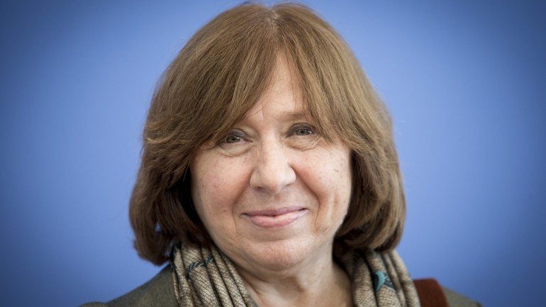 Svetlana Alexievich tem dois livros lançados em Portugal, o último dos quais &quot;Vozes de Chernobyl&quot; O terceiro chegará em setembro pela editora Elsinore