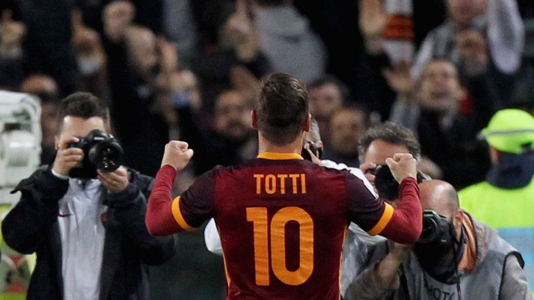 Francesco Totti demorou 22 segundos a marcar depois de entrar em campo. Foi a primeira vez que conseguiu um bis como um substituto (porque muito raramente o foi nas 24 épocas que leva na Roma)