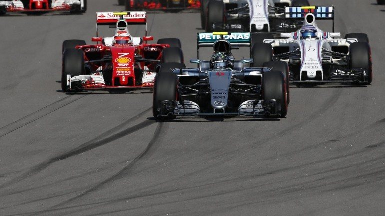 Com este triunfo, Rosberg reforçou a liderança da classificação de pilotos, com 100 pontos, à frente de Hamilton