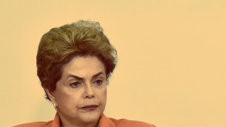 Dilma Rousseff faz parte de uma longa lista de políticos incluídos em processos de abertura de inquéritos pela Procuradoria Geral da República.