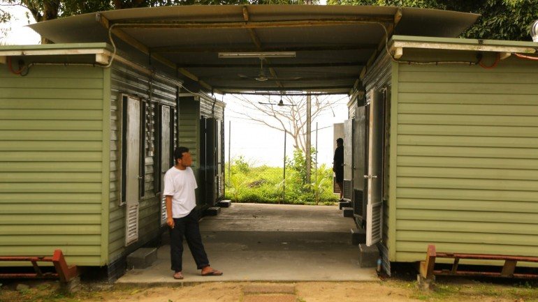 Existem cerca de 2.000 requerentes de asilo e refugiados na ilha de Manus e em Nauru, informa a ACNUR