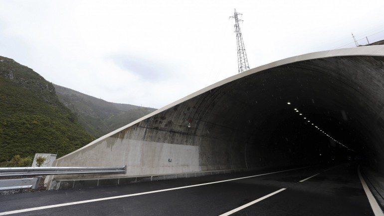 Com quase seis quilómetros, o Túnel do Marão é o maior túnel rodoviário da Península Ibérica