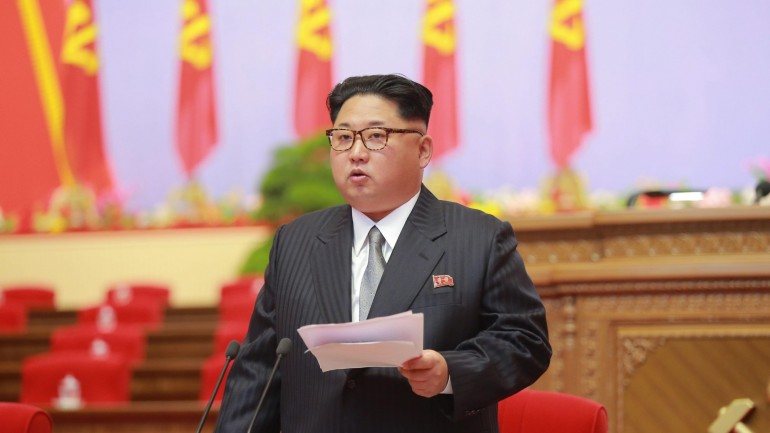 Kim Jong-Un prometeu que o país vai impulsionar a &quot;desnuclearização&quot; em termos globais