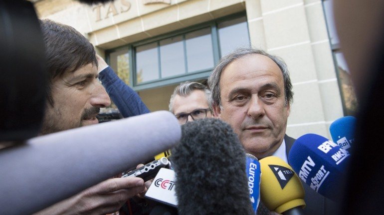 Platini foi condenado por abuso de confiança, conflito de interesses e gestão danosa no caso do pagamento de 1,8 milhões de euros por Joseph Blatter