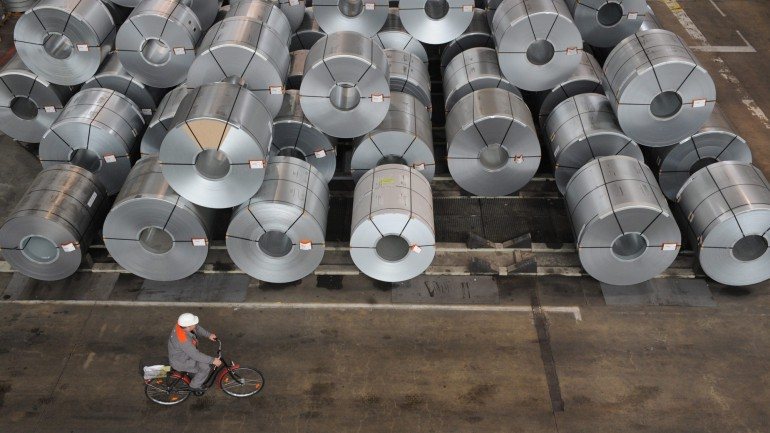 Em 2015, a UE importou 32 milhões de toneladas de aço, entre os quais apenas 20% teve origem na China