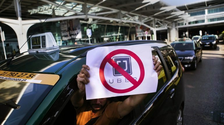 Há uma nova manifestação dos taxistas marcada para 10 de outubro