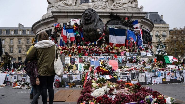 Morreram 130 pessoas nos ataques bombistas de novembro, em Paris