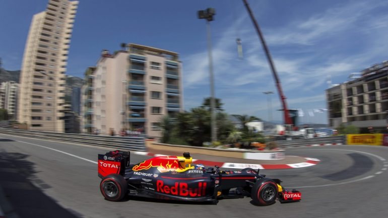 A 'pole' de Ricciardo parece confirmar a subida de rendimento da equipa Red Bull