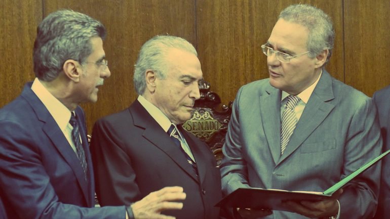 Romero Jucá (à esquerda), Michel Temer (centro) e Renan Calheiros (à direita) fazem parte do PMDB