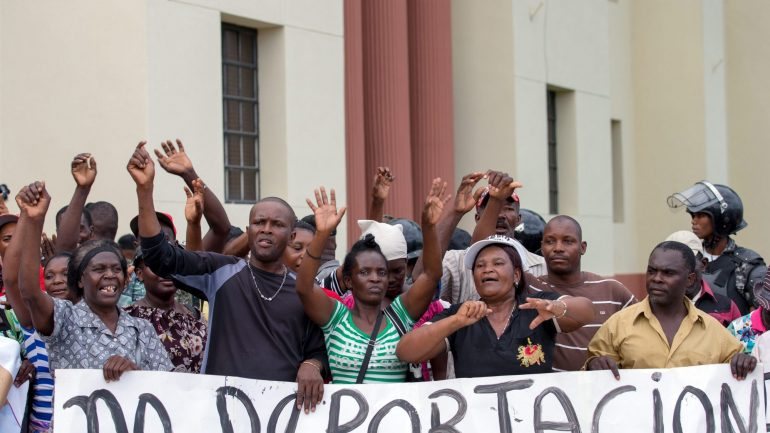 Mais de 250 mil pessoas, a maioria com pais haitianos, tornaram-se apátridas devido a decisão do tribunal