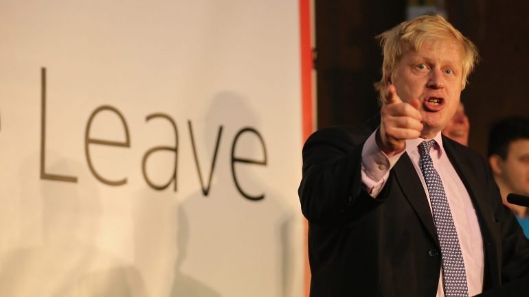 Boris Johnson a defender a saída do Reino Unido da UE, em abril.
