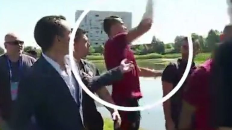 Ronaldo atirou o microfone da CMTV para um lago, esta manhã, em Lyon