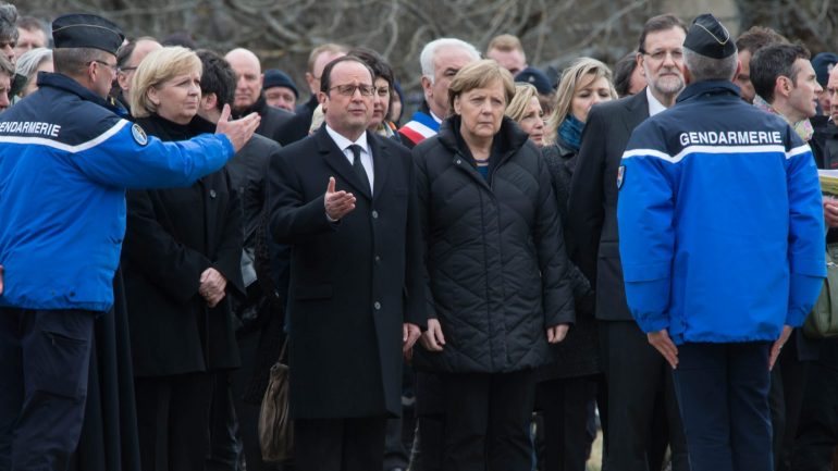 O acordo entre Hollande e Merkel foi afirmado durante uma conversa pelo telefone