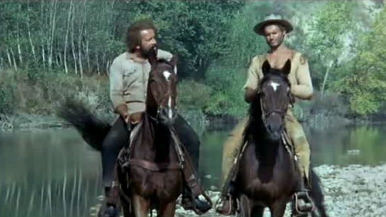 Bud Spencer com Terence Hill em &quot;Trinitá-Cowboy Insolente&quot;, que esteve um ano em cartaz em Portugal, no desaparecido Avis