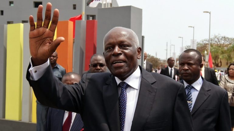 O chefe de Estado e líder do MPLA, que anunciou que deixa a vida política ativa em 2018, após quase 40 anos no poder