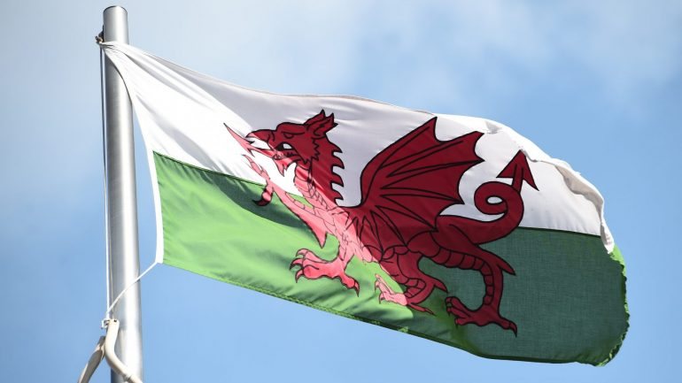 Um facto bónus, que não está na lista: a bandeira do País de Gales é a única que não está representada na bandeira do Reino Unido