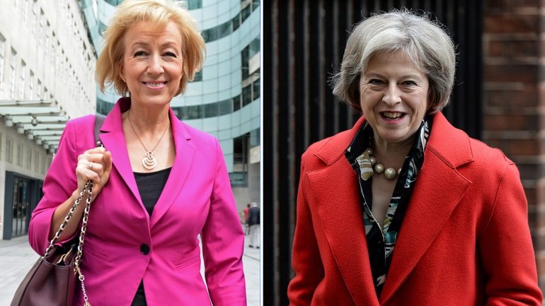 Andrea Leadsom (à esquerda) e Theresa May (à direita) tiveram os melhores resultados nas duas rondas de votações e deixaram toda a concorrência para trás