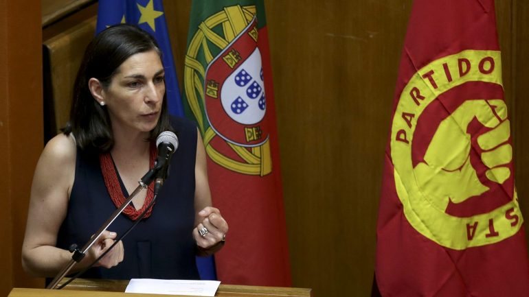 Ana Catarina Mendes, secretária-geral adjunta do PS, criticou este sábado a ida de Durão Barroso para o Goldman Sachs.