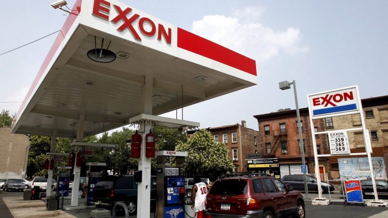 Rex Tillerson, presidente executivo da Exxon terá discutido o negócio com o presidente Filipe Nyusi