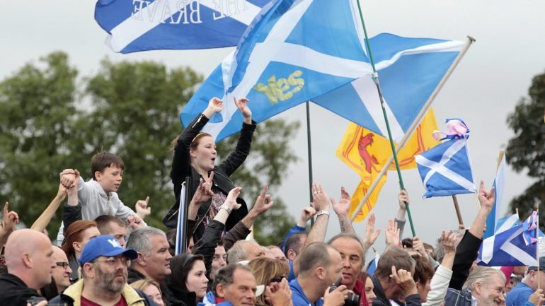 Foram cerca de três mil os escoceses que se reuniram em Glasgow, a maior cidade da Escócia