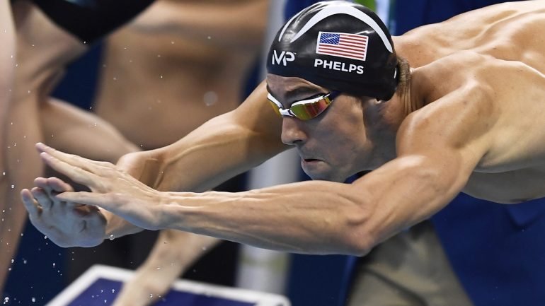 Michael Phelps já garantiu que vai estar no Rio de Janeiro, em 2016, para participar pela quinta vez nos Jogos Olímpicos. Terá 31 anos e, se ganhar uma medalha, será o mais velho de sempre a fazê-lo na natação
